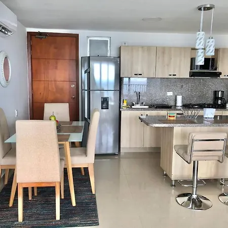 Apto 402 Frente Al Mar- Edificio Palmetto, Piso 4 * Cartagena