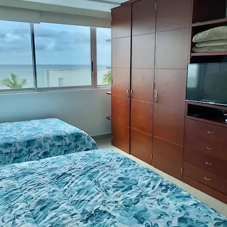 Apto 402 Frente Al Mar- Edificio Palmetto, Piso 4 Apartment *