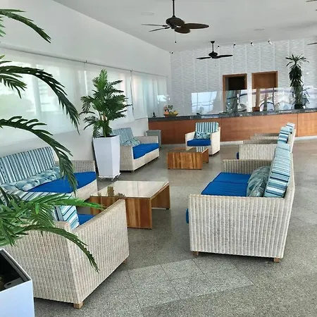 Apto 402 Frente Al Mar- Edificio Palmetto, Piso 4 Apartamento *