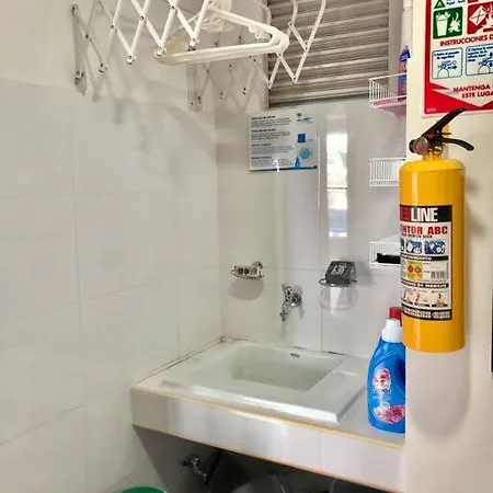 Apto 402 Frente Al Mar- Edificio Palmetto, Piso 4 Apartamento *